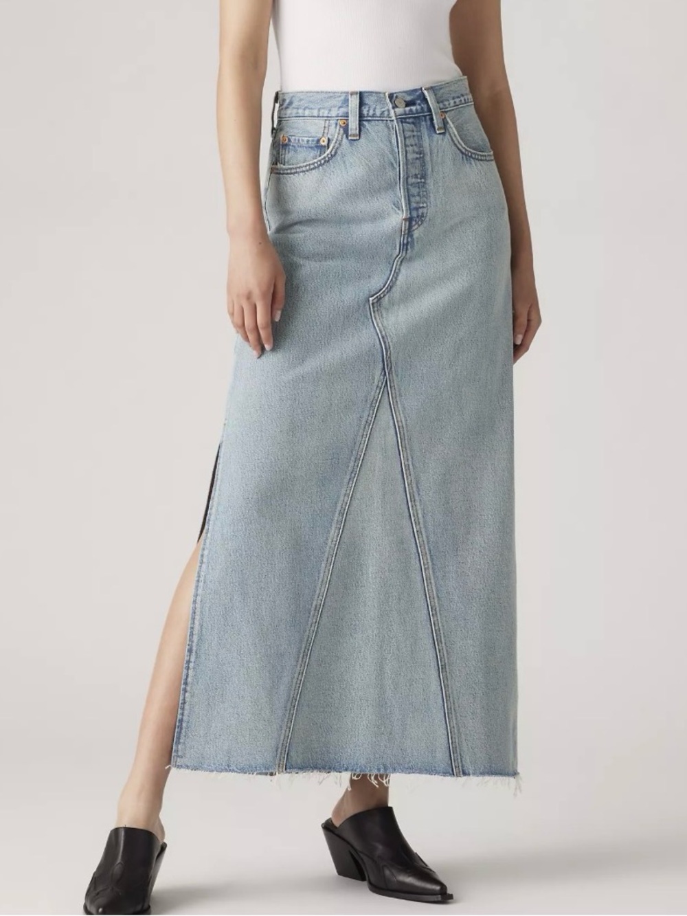 NWT 29 Levi’s Long Icon Denim Jean Maxi Skirt - Light Wash - Pockets Timeless